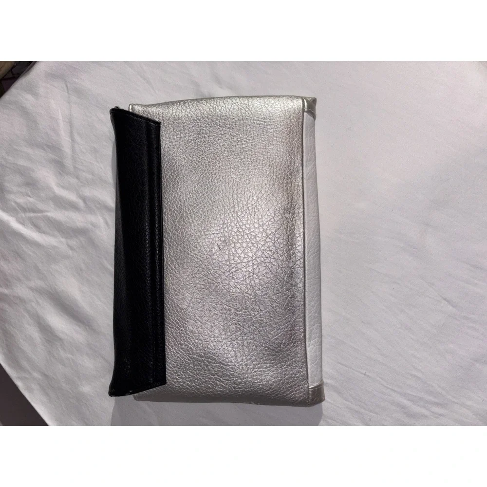 ColorBlock Jessica Simpson‎ Clutch Bag Fold Over Black Silver Snap Closure Chic